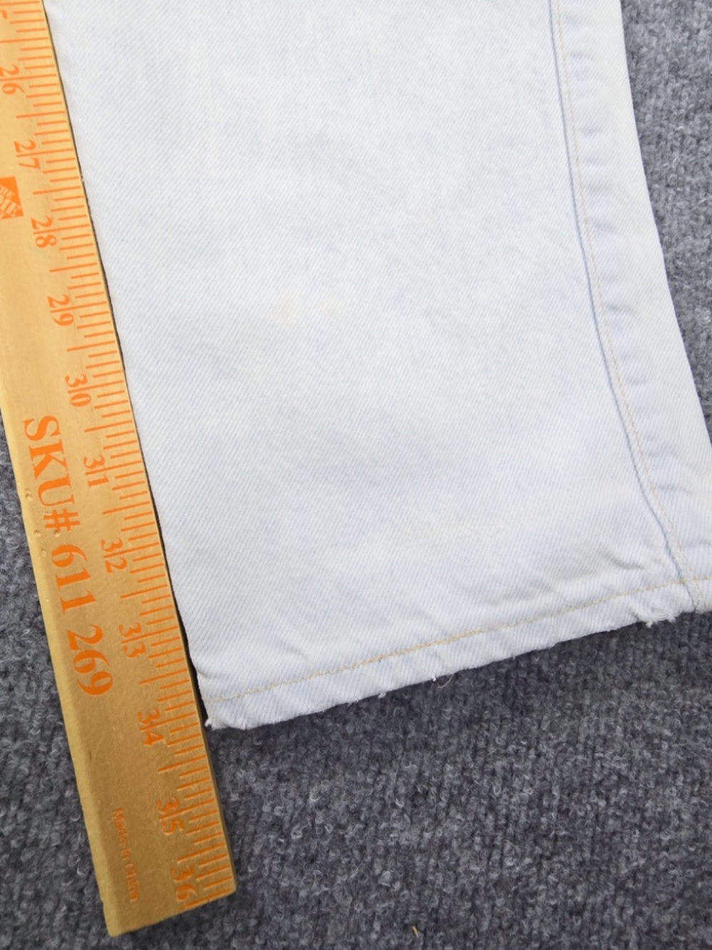 Vintage Levi’s SilverTab Relaxed Fit Jeans 32x34 Made in USA 1992 Light Wash - Picture 14 of 16